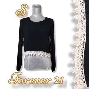 Forever 21 Long sleeve boho crop top crochet lace trim black & white S